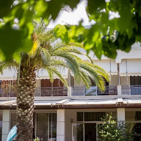 Ξενοδοχείο με διαμερίσματα Hellas 2*