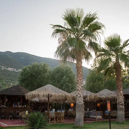 Ξενοδοχείο με διαμερίσματα Hellas 2*