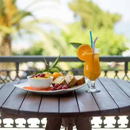 Hellas Ξενοδοχείο με διαμερίσματα 2*