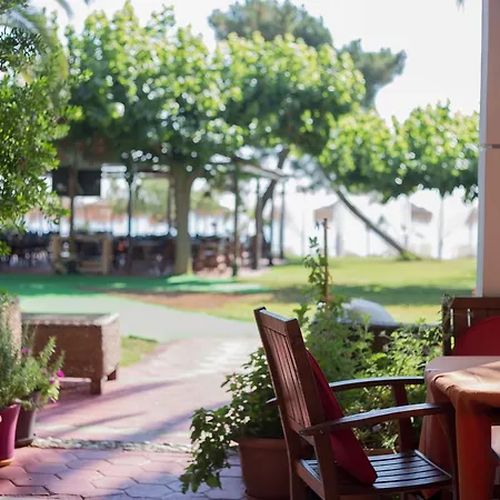 Ξενοδοχείο με διαμερίσματα Hellas 2*